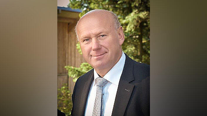 Der Haibacher B&uuml;rgermeister Fritz Sch&ouml;tz hat Ernst Hinsken bereits als Bub kennengelernt.