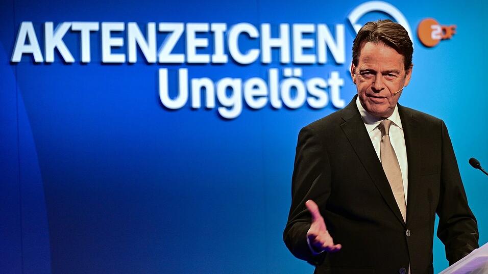 Die ZDF-Sendung «Aktenzeichen XY» rekonstruiert einen bewaffneten Überfall in Altenstadt. Die ZDF-Sendung «Aktenzeichen XY» rekonstruiert einen bewaffneten Überfall in Altenstadt.