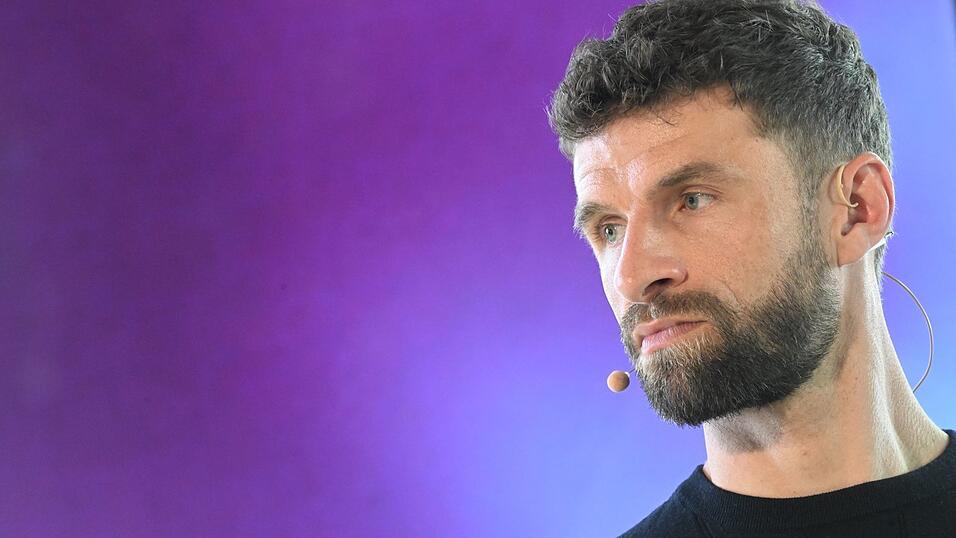 2014 Weltmeister, diesmal als Experte bei der WM: Thomas Müller. 2014 Weltmeister, diesmal als Experte bei der WM: Thomas Müller.