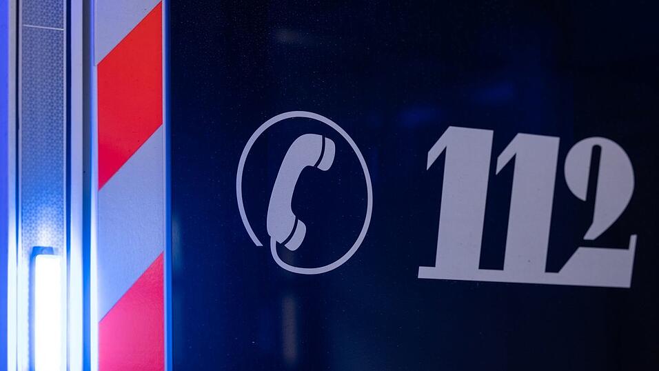 Der Rettungsdienst rückte umgehend aus. (Symbolbild)