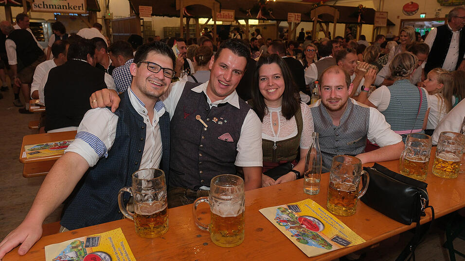 Die Partybilder vom Mittwoch, 16. August 2023, aus dem Festzelt Greindl. Die Partybilder vom Mittwoch, 16. August 2023, aus dem Festzelt Greindl.