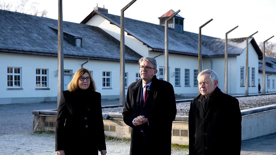 Kulturstaatsminister Wolfram Weimer (M.) hat die KZ-Gedenkstätte in Dachau besucht. Kulturstaatsminister Wolfram Weimer (M.) hat die KZ-Gedenkstätte in Dachau besucht.