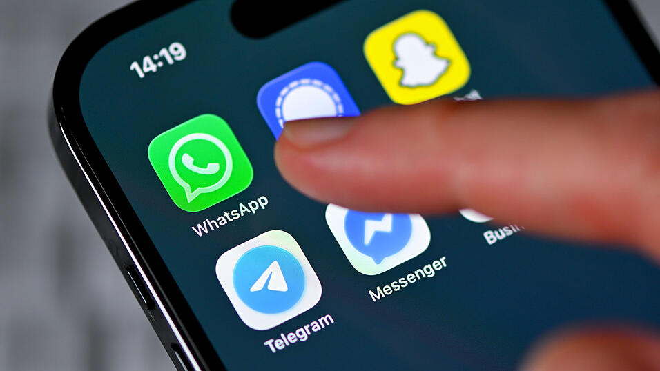 Da er unbedacht verbotene Bilder auf das Handy der Freundin sendete, muss sich nun ein ehemaliger Berufssch&uuml;ler aus dem Landkreis vor Gericht verantworten.