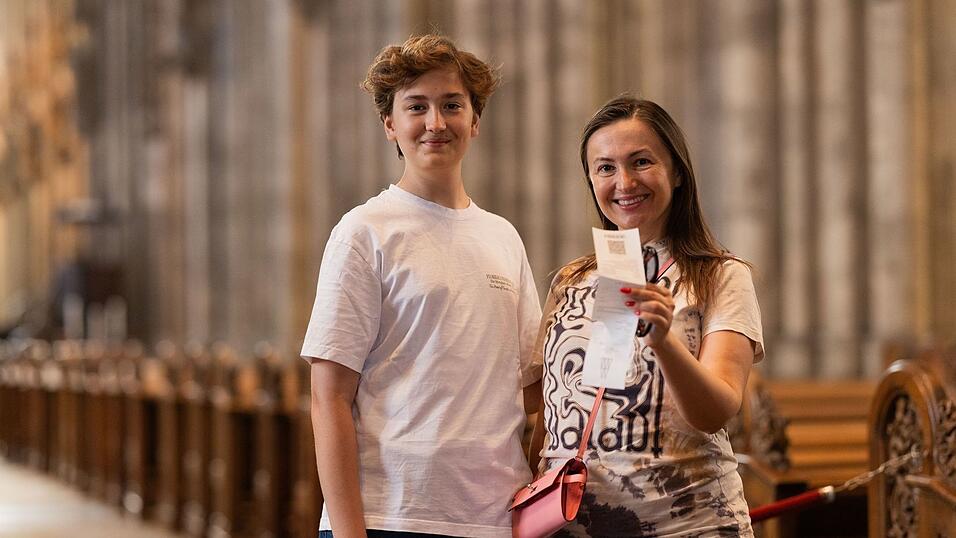 Julia und David, in Istanbul lebende Ukrainer, sind die ersten G&auml;ste jemals, die f&uuml;r den Dom Eintritt zahlen mussten.