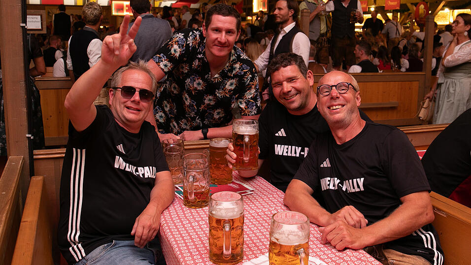 Die Partybilder vom Samstag, 16. August, aus dem Festzelt Krönner. Die Partybilder vom Samstag, 16. August, aus dem Festzelt Krönner.