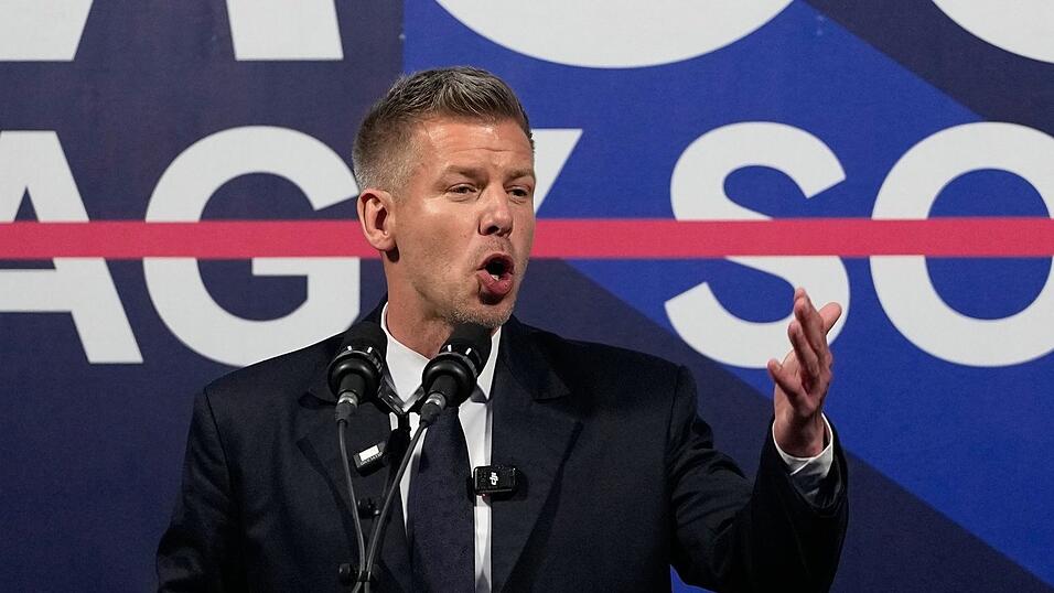 Am Tag vor der Parlamentswahl in Ungarn w&auml;hnt sich Oppositionschef Magyar bereits als Sieger.