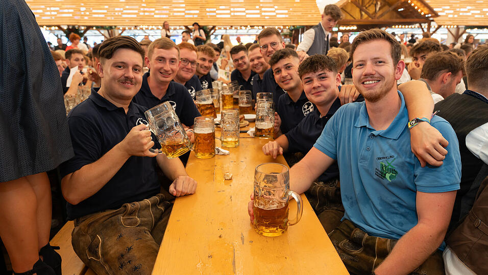 Die Partybilder vom Mittwoch, 14. August 2024, aus dem Festzelt Nothaft. Die Partybilder vom Mittwoch, 14. August 2024, aus dem Festzelt Nothaft.