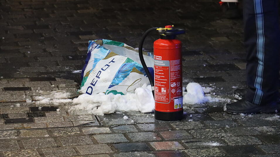 Die Ionen-Akkus h&auml;tten laut Polizeiangaben stark geraucht.