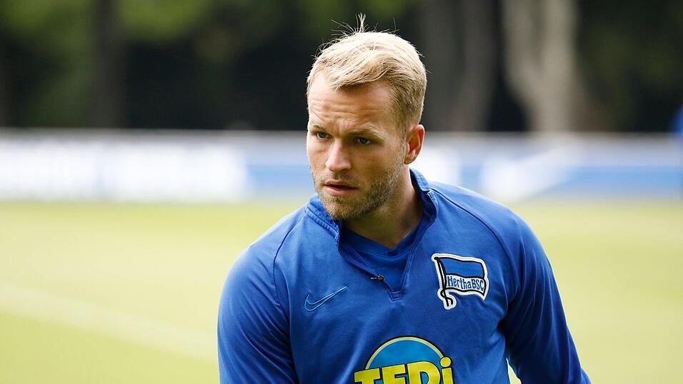 Pascal Köpke steht aktuell bei Hertha BSC unter Vertrag. Anders als sein Vater agiert er im Sturm und kommt bislang auf elf Bundesliga-Spiele für die Hauptstädter. Pascal Köpke steht aktuell bei Hertha BSC unter Vertrag. Anders als sein Vater agiert er im Sturm und kommt bislang auf elf Bundesliga-Spiele für die Hauptstädter.