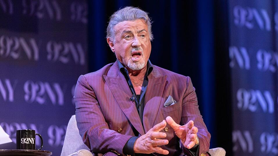 Sylvester Stallone schreibt in seinen Memoiren auch über Traumata. Sylvester Stallone schreibt in seinen Memoiren auch über Traumata.