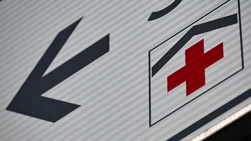 Viele Krankenh&auml;user in Deutschland sind tief in den roten Zahlen und stehen vor einer ungewissen Zukunft. (Symbolbild)