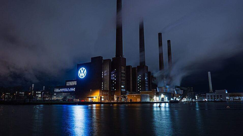 Bei Volkswagen müssen die Kapazitäten in der Produktion an die Realität angepasst werden - auch in Wolfsburg. Bei Volkswagen müssen die Kapazitäten in der Produktion an die Realität angepasst werden - auch in Wolfsburg.