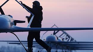 Russland will sich durch die Abschaltung des mobilen Internets an strategisch wichtigen Objekten besser vor ukrainischen Drohnenangriffen schützen. (Archivbild) Russland will sich durch die Abschaltung des mobilen Internets an strategisch wichtigen Objekten besser vor ukrainischen Drohnenangriffen schützen. (Archivbild)