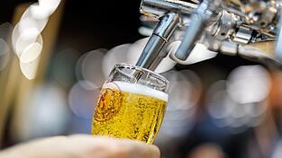 Der Bierabsatz in Deutschland geht zurück. (Archivbild) Der Bierabsatz in Deutschland geht zurück. (Archivbild)