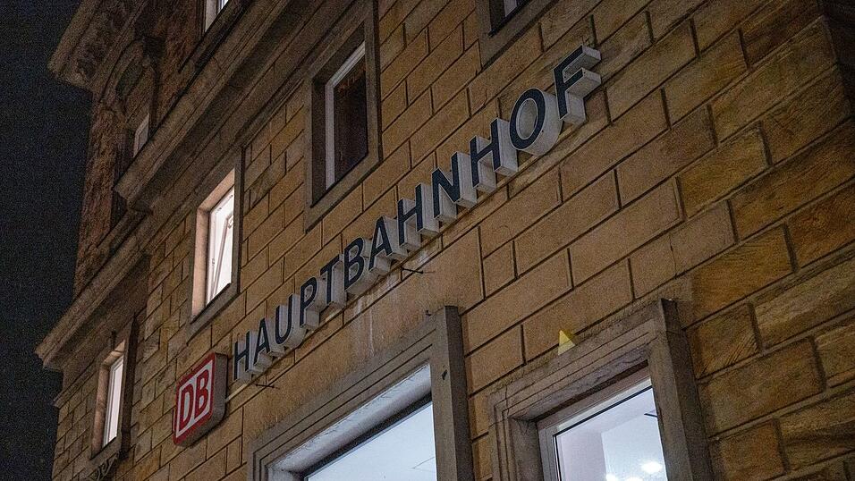 Bayreuth hat einen Hauptbahnhof, aber keinen ICE-Halt. (Symbolbild) Bayreuth hat einen Hauptbahnhof, aber keinen ICE-Halt. (Symbolbild)