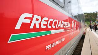 Der italienische Schnellzug soll ab Sommer 2027 München mit Rom und Mailand verbinden. Der italienische Schnellzug soll ab Sommer 2027 München mit Rom und Mailand verbinden.