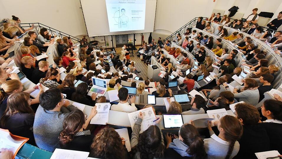 Rund 17 Prozent aller 2,87 Millionen Studierenden in Deutschland kommen laut Statistischem Bundesamt aus dem Ausland. (Archivbild) Rund 17 Prozent aller 2,87 Millionen Studierenden in Deutschland kommen laut Statistischem Bundesamt aus dem Ausland. (Archivbild)