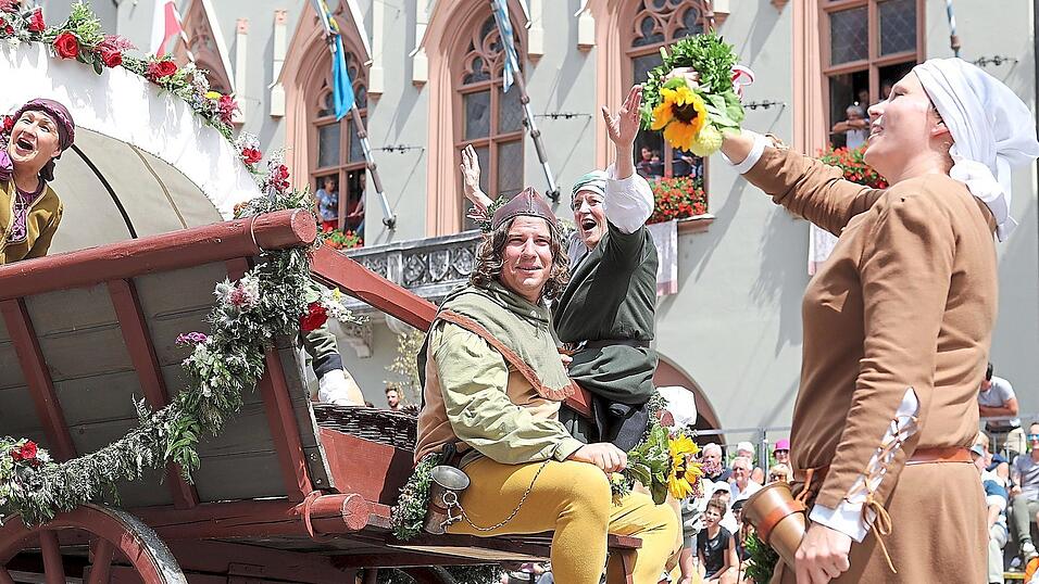 Buchskranzerl, Mittelalter-Züge und Ausnahmezustand wird es 2021 in Landshut nicht geben. Buchskranzerl, Mittelalter-Züge und Ausnahmezustand wird es 2021 in Landshut nicht geben.