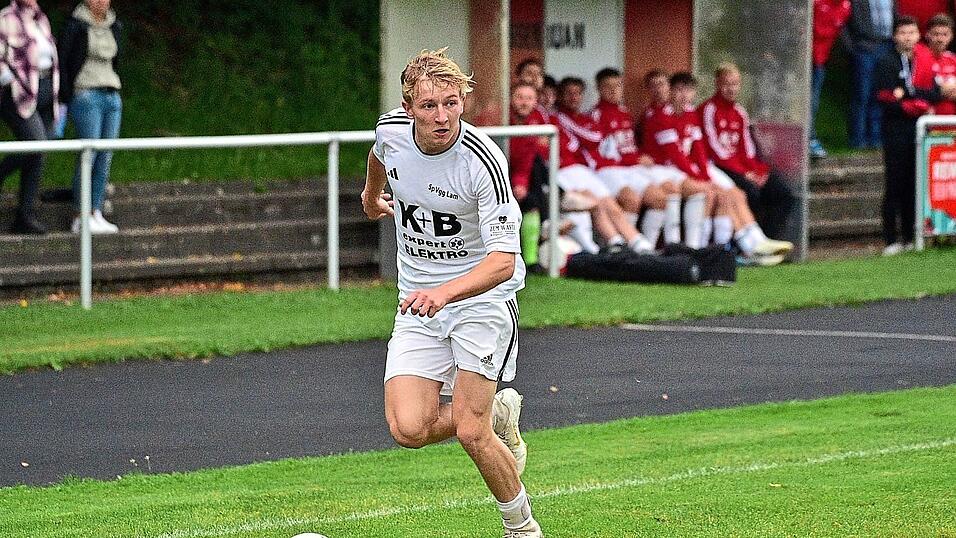 Markus Koller gilt als gro&szlig;es Talent und ist fester Bestandteil der Landesliga-Mannschaft der SpVgg Lam. In dieser Saison hat der 18-J&auml;hrige bereits elf Mal f&uuml;r die &bdquo;Osserbuam&ldquo; eingenetzt. Er wurde auch bereits f&uuml;r die U19-Bayernauswahl nominiert.