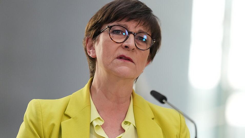 Einen vorzeitigen R&uuml;cktritt schloss Saskia Esken nach den Bundestagswahlen und einem f&uuml;r sie pers&ouml;nlich miserablen Ergebnis von nicht einmal 13 Prozent im Wahlkreis Calw nicht aus.