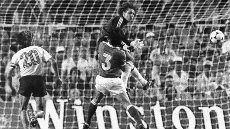 Die berüchtigte 57. Spielminute von Sevilla (Archivbild). Die berüchtigte 57. Spielminute von Sevilla (Archivbild).