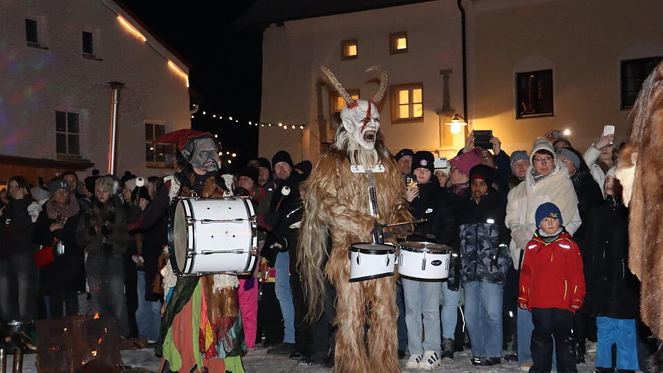 Mehrere hundert Zuschauer verfolgten das eindrucksvolle Spektakel.