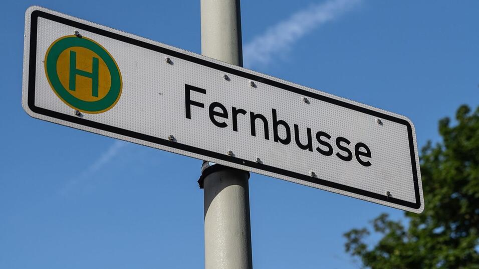 Fernbusse sind als Alternative zur Bahn beliebt. (Symbolbild) Fernbusse sind als Alternative zur Bahn beliebt. (Symbolbild)
