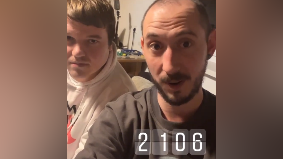 Die Augenringe hängen tief, die Stimmung ebenso: An der 36-Stunden-Marke wirft Patrick das Handtuch. Die Augenringe hängen tief, die Stimmung ebenso: An der 36-Stunden-Marke wirft Patrick das Handtuch.