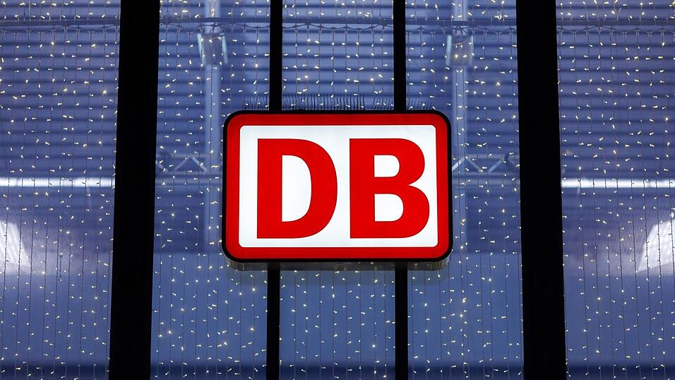 Nach Angaben der Deutschen Bahn (DB) l&auml;uft der Zugverkehr zwischen Bayreuth und N&uuml;rnberg ab 14. September wieder regul&auml;r. (Symbolbild)