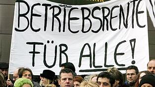 In den unteren Gehaltsgruppen mit einem Bruttolohn bis zu 2.500 Euro hat laut der Alterssicherungskommission nur rund ein Drittel der Beschäftigten Anspruch auf eine betriebliche Altersvorsorge. (Archivbild) In den unteren Gehaltsgruppen mit einem Bruttolohn bis zu 2.500 Euro hat laut der Alterssicherungskommission nur rund ein Drittel der Beschäftigten Anspruch auf eine betriebliche Altersvorsorge. (Archivbild)