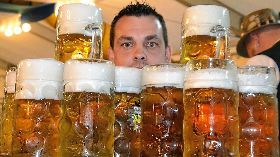 Auch am Mainburger Gallimarkt sinkt der Bierausschank. Auch am Mainburger Gallimarkt sinkt der Bierausschank.