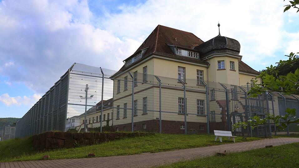 Lockerungsmaßnahmen gehören im Maßregelvollzug zur Therapie. (Archivbild) Lockerungsmaßnahmen gehören im Maßregelvollzug zur Therapie. (Archivbild)
