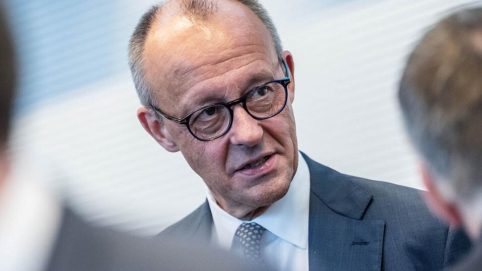 Merz weist die SPD-Vorwürfe erneut zurück. Merz weist die SPD-Vorwürfe erneut zurück.