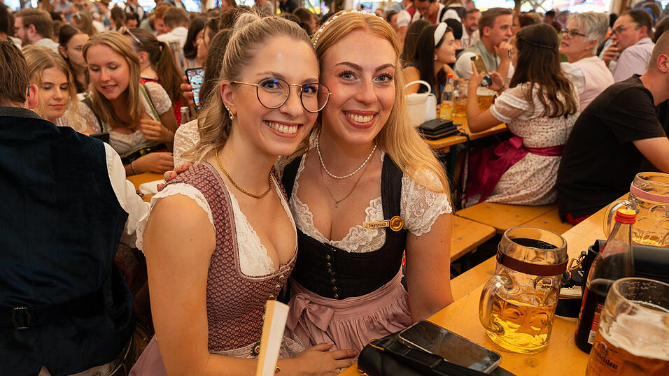 Die Partybilder vom Freitag, 18. August 2023, aus dem Festzelt Nothaft. Die Partybilder vom Freitag, 18. August 2023, aus dem Festzelt Nothaft.