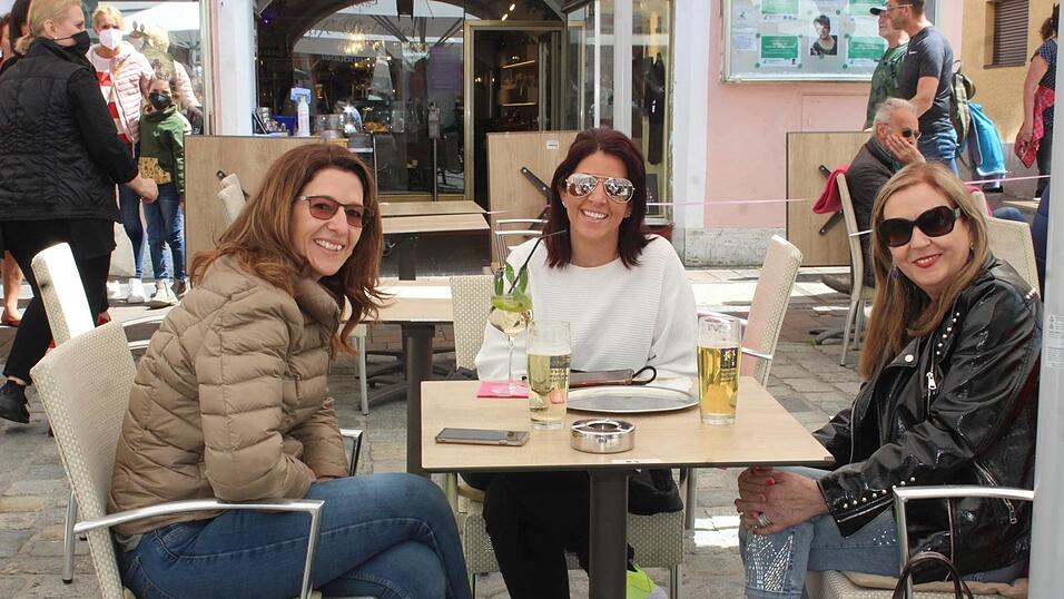 Die Landshuter genießen die neuen Freiheiten und das gute Wetter. Die Landshuter genießen die neuen Freiheiten und das gute Wetter.