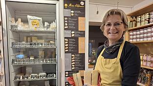 Claudia Einzelberger-Scholz mit der Käseauswahl. Claudia Einzelberger-Scholz mit der Käseauswahl.