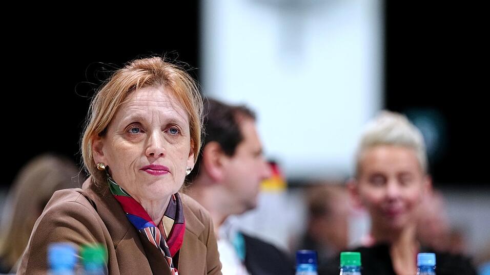 Bundesfrauenministerin Karin Prien h&auml;lt vor allem wirtschaftliche Unabh&auml;ngigkeit f&uuml;r wichtig. (Archivbild)