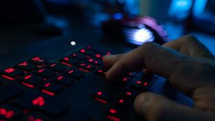 Die Speicherung von IP-Adressen soll bei der Kriminalit&auml;tsbek&auml;mpfung helfen. (Symbolbild)