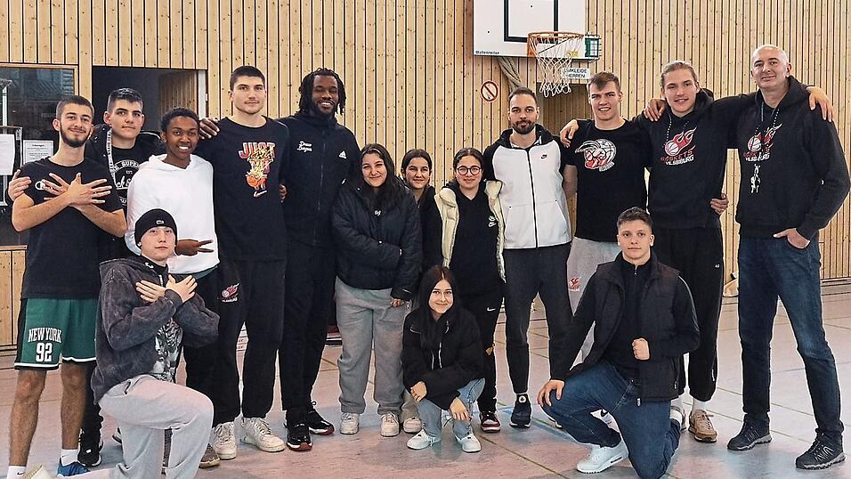 Besuch der Baskets Vilsbiburg. Besuch der Baskets Vilsbiburg.