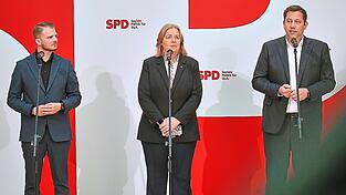 Bärbel Bas soll die Sozialdemokraten an der Seite von Lars Klingbeil (r.) in der schwarz-roten Regierungszeit anführen. Als neuer Generalsekretär ist der Bundestagsabgeordnete Tim Klüssendorf vorgesehen. Bärbel Bas soll die Sozialdemokraten an der Seite von Lars Klingbeil (r.) in der schwarz-roten Regierungszeit anführen. Als neuer Generalsekretär ist der Bundestagsabgeordnete Tim Klüssendorf vorgesehen.