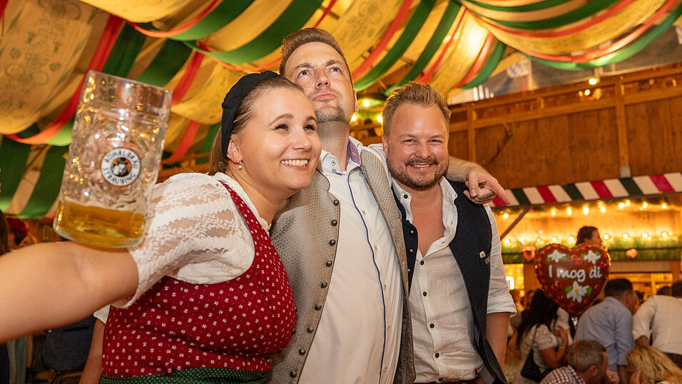 Die Partybilder vom Freitag, 9. August 2024, aus dem Festzelt Weckmann. Die Partybilder vom Freitag, 9. August 2024, aus dem Festzelt Weckmann.