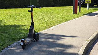 E-Scooter werden oft unsachgemäß geparkt.