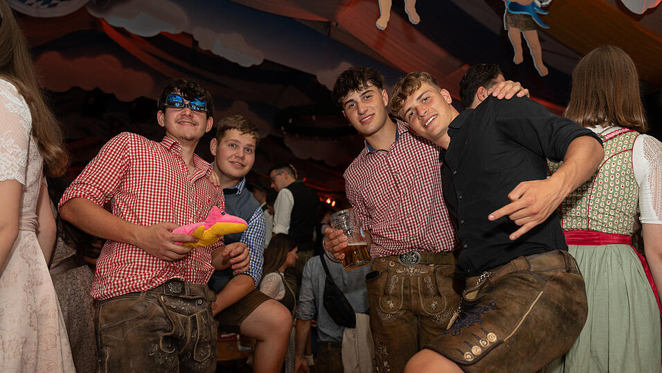 Die Partybilder vom Freitag, 11. August 2023, aus dem Festzelt Reisinger. Die Partybilder vom Freitag, 11. August 2023, aus dem Festzelt Reisinger.