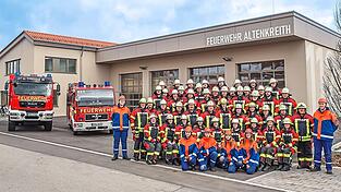 Ein historischer Tag f&uuml;r die Feuerwehr Altenkreith. Nach zweieinhalb Jahren Planung und eineinhalb Jahren Bauzeit ist das neue Ger&auml;tehaus bezugsfertig. Ab sofort r&uuml;cken die Aktiven vom Drei-H&auml;user-Weg aus.