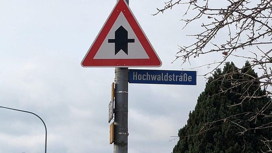 In der Altdorfer Hochwaldstraße soll sich der brutale Vorfall zugetragen haben. In der Altdorfer Hochwaldstraße soll sich der brutale Vorfall zugetragen haben.
