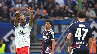 Jubel &uuml;ber das 2:0: HSV-Torsch&uuml;tze Yussuf Poulsen (l).