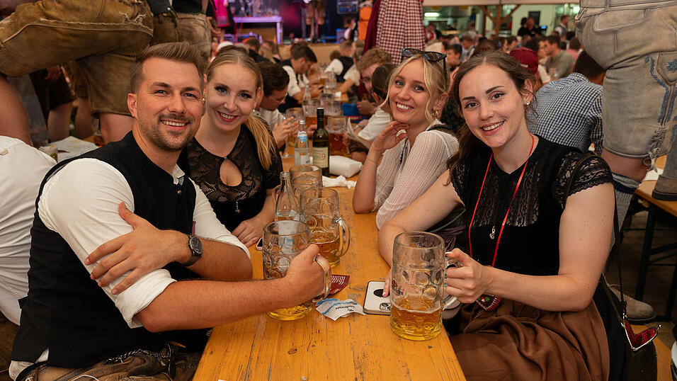 Die Partybilder vom Samstag, 19. August 2023, aus dem Festzelt Nothaft. Die Partybilder vom Samstag, 19. August 2023, aus dem Festzelt Nothaft.