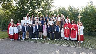 34 Mädchen und Buben wurden in diesem Jahr in Pilsting gefirmt.