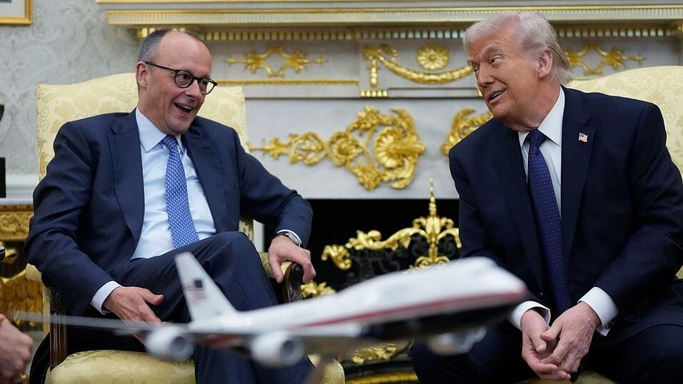 Kanzler Friedrich Merz (CDU) Anfang M&auml;rz zu Gast bei US-Pr&auml;sident Donald Trump im Oval Office im Wei&szlig;en Haus.