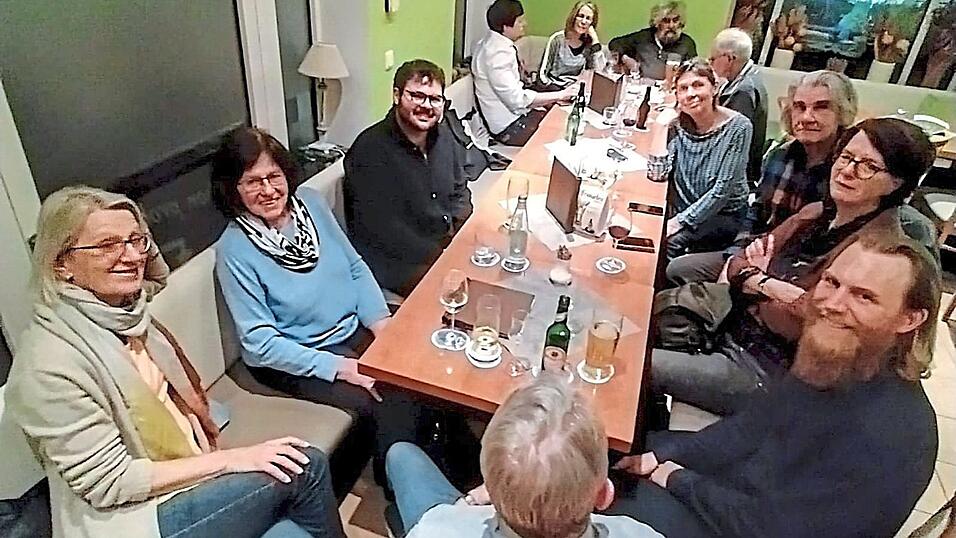 Der Verein Kulturini trifft sich einmal im Monat im Caf&eacute; Central.
